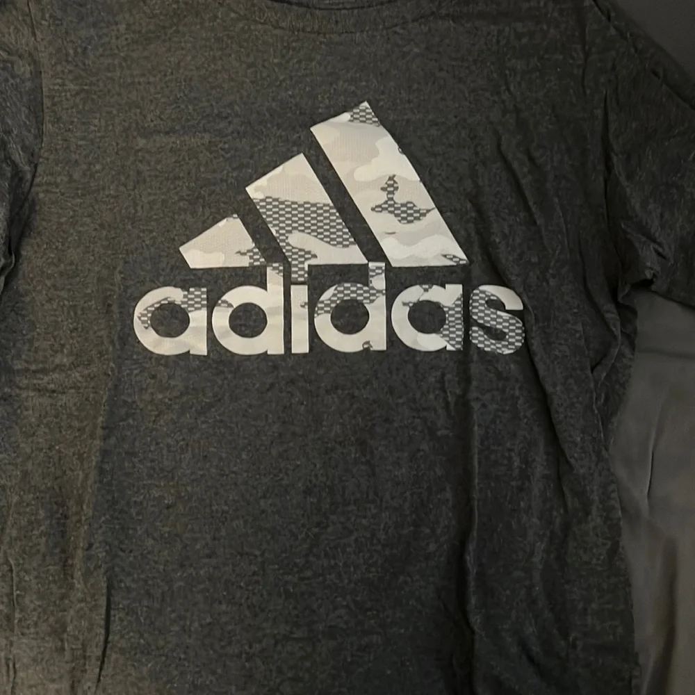 Adidas gray t shirt (Men’s M) - Picture 1 of 1